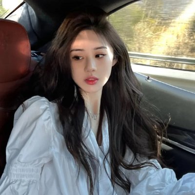 制片人片场意外受伤，品牌连夜解约，前后半年引热议